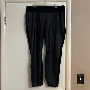 NWOT NEVER WORN KAARI BLUE CURVY Faux Leather/Spandex Black Leggings-2X